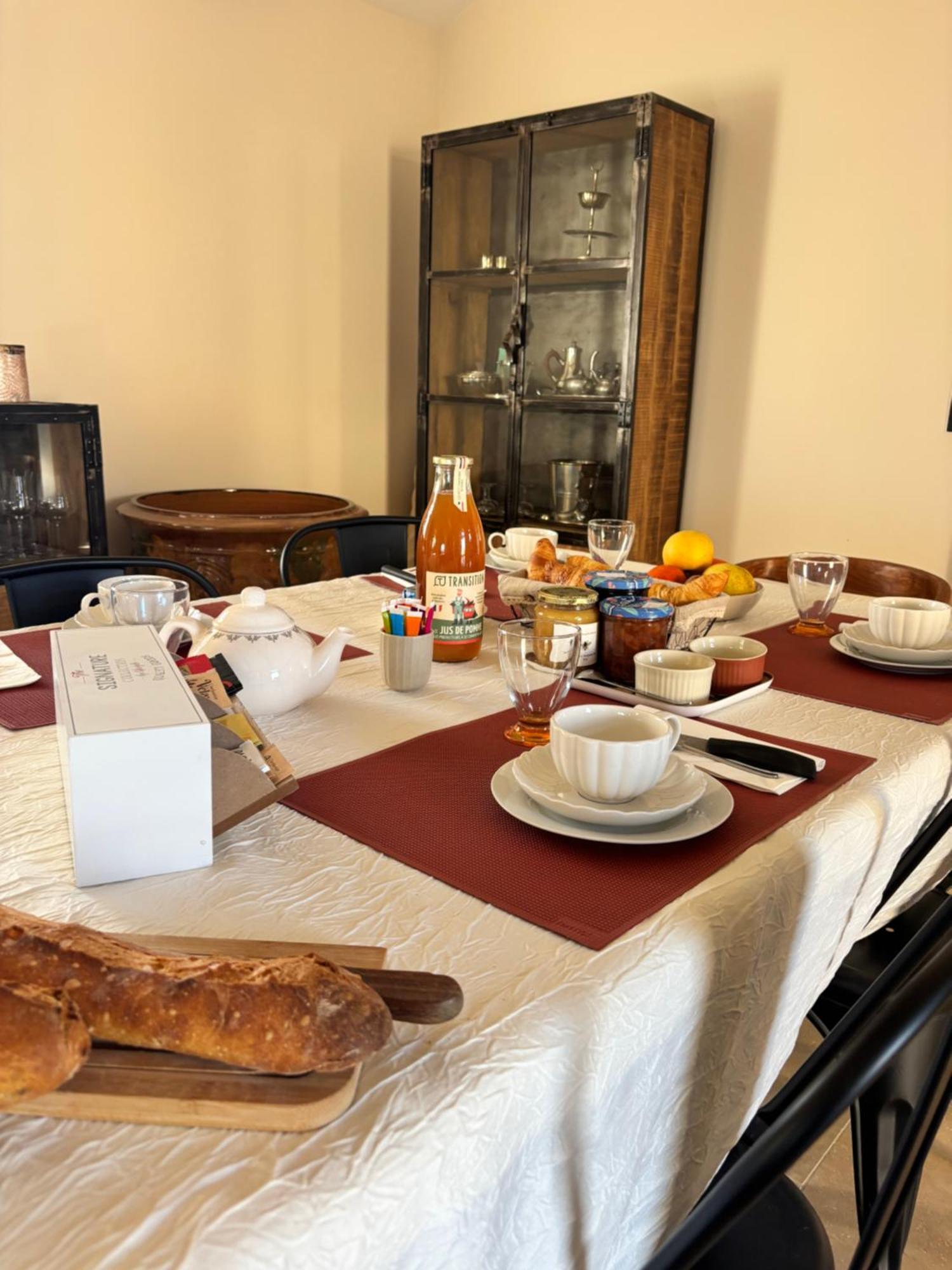 Le Domaine Du Pin Bed & Breakfast Châtillon-sur-Chalaronne Dış mekan fotoğraf